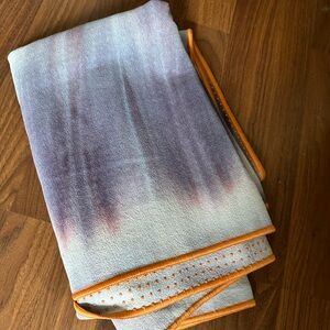 Yogitoes hot yoga towel
